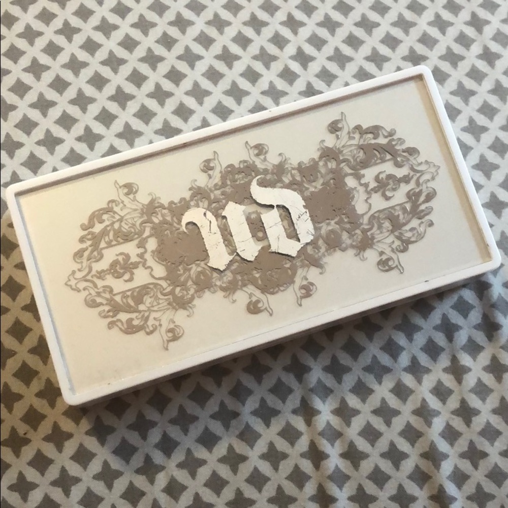 Urban Decay Anarchy Face Case Eyeshadow Palette